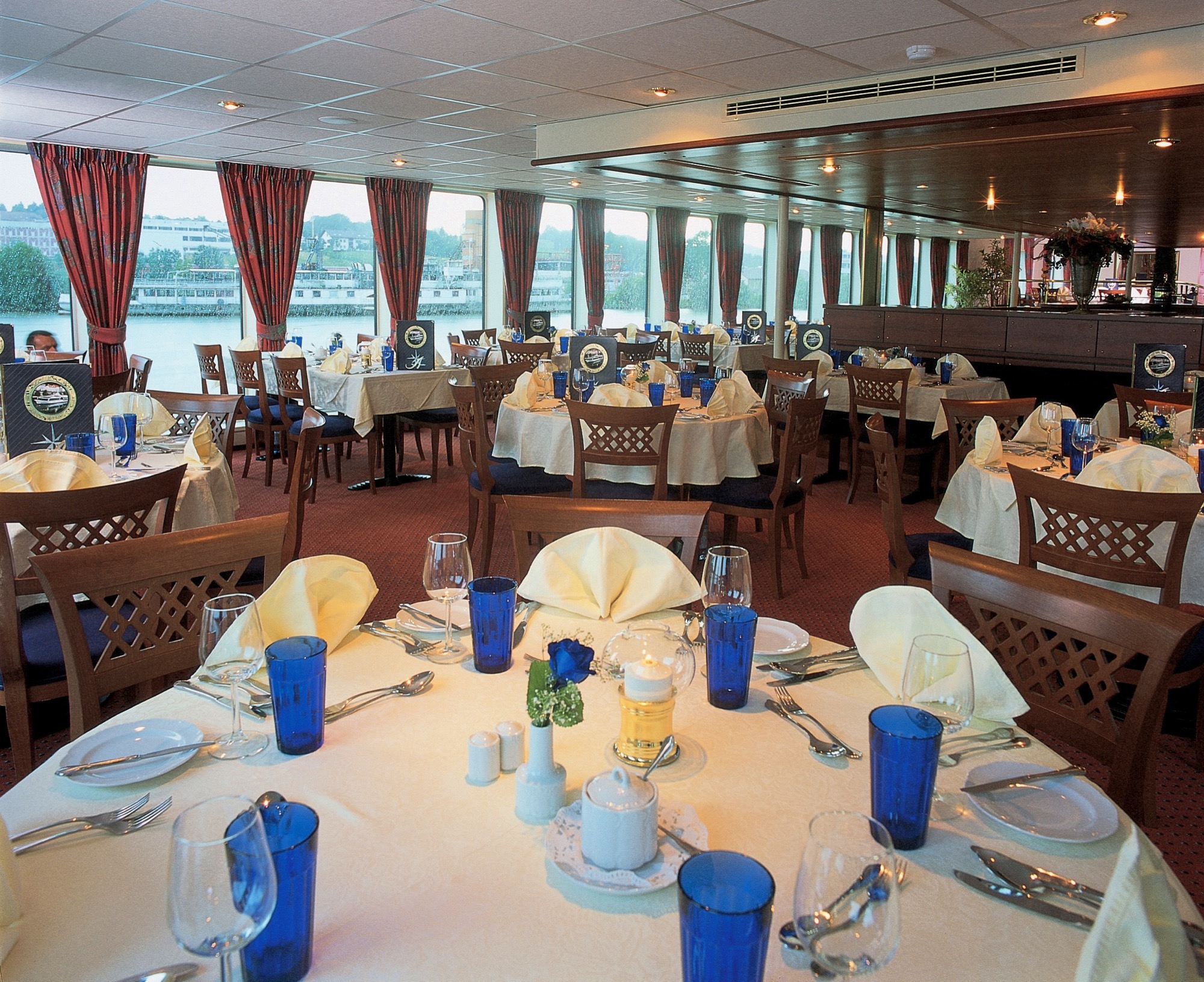 09 AMADEUS Classic Restaurant.jpg
